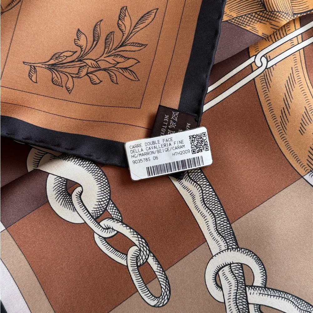 Hermes Scarf 90 CARRE DOUBLE FACE
DELLA
CAVALLERIA FINE
HG/MARRON/BEI GE/CARAM - Picture 4 of 8